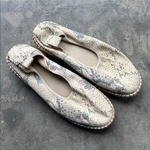 COLE HAAN 8B Grand OS FAUX Snake Slip On Flat Pinch Maine Classic